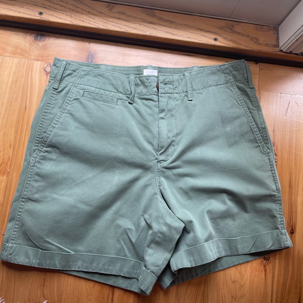 Gap 5 inch inseam shorts
